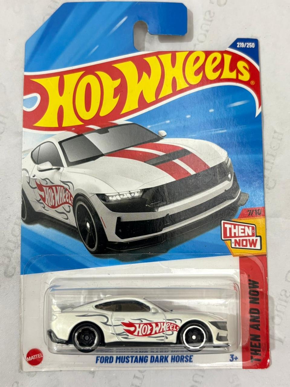 ford-mustang-dark-horse